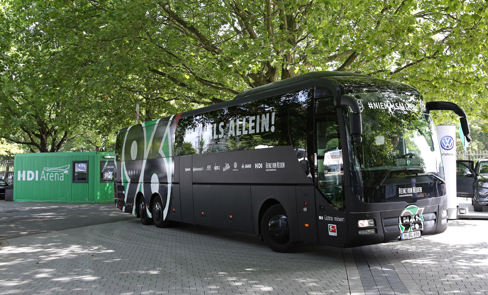 2. Mannschaftsbus Hannover 96